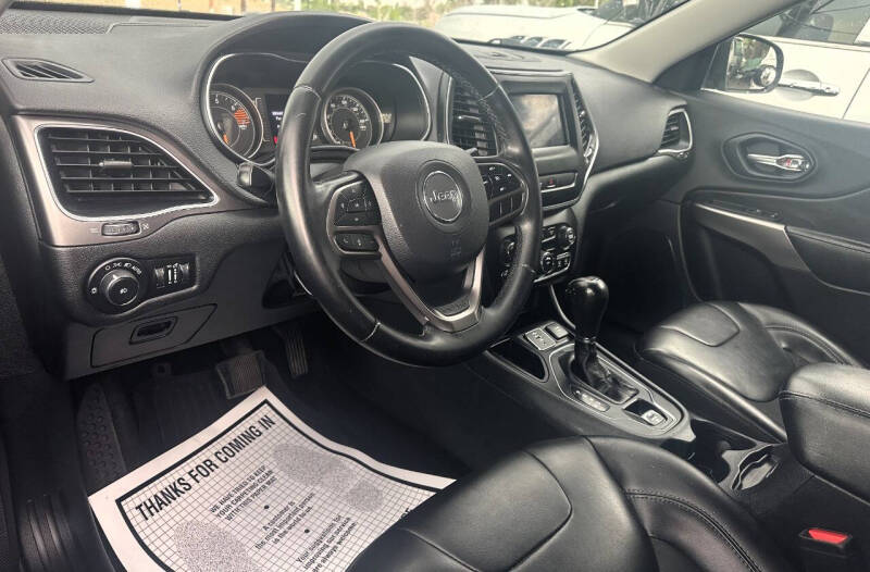 2019 Jeep Cherokee Latitude Plus - Photo 8