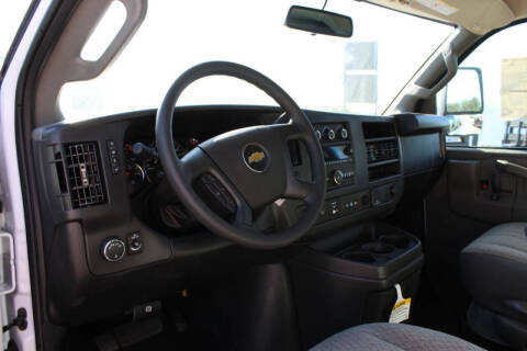 2025 Chevrolet Express 3500
