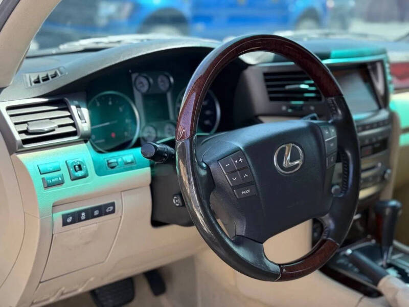 2011 Lexus LX 570
