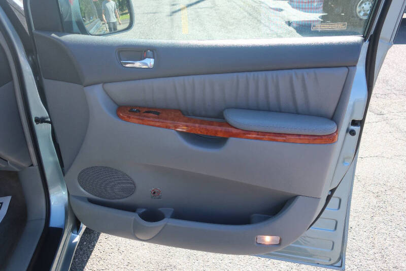 2008 Toyota Sienna XLE