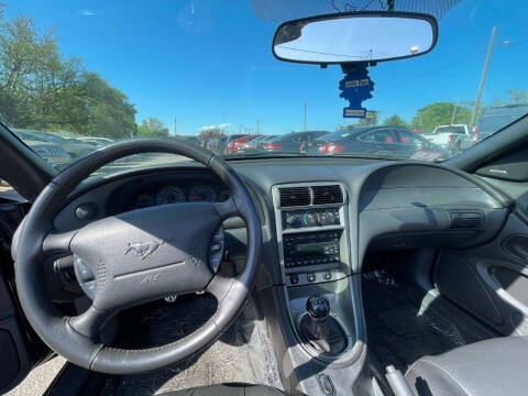 2004 Ford Mustang GT Deluxe