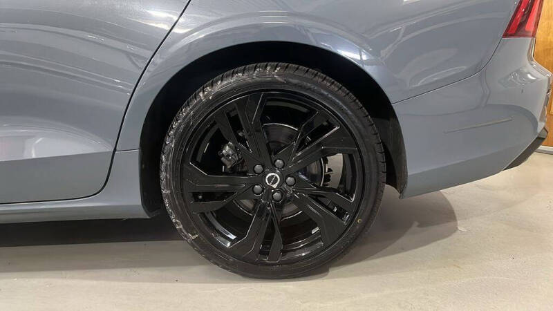 2023 Volvo S60 B5 Core Dark Theme
