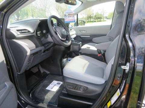 2024 Toyota Sienna XLE 8-Passenger