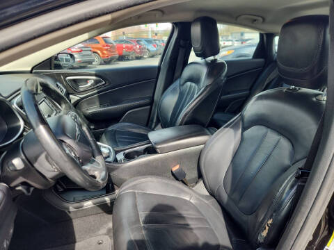2015 Chrysler 200 C