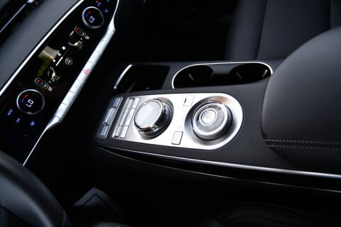 2025 Genesis GV70 2.5T Standard