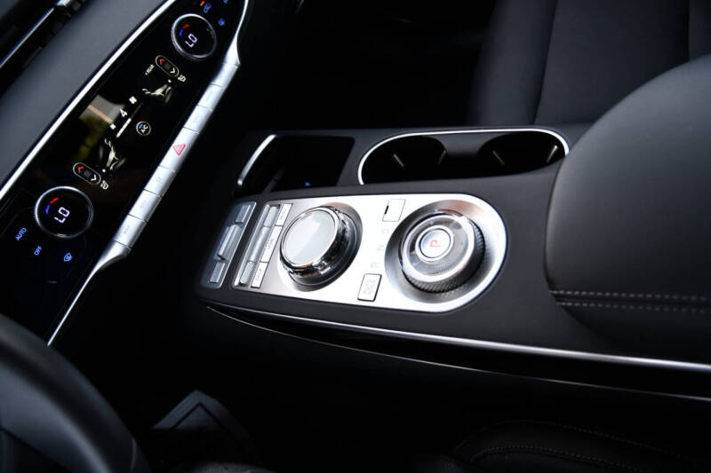 2025 Genesis GV70 2.5T Standard