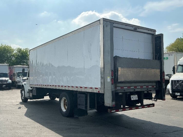 2017 Freightliner M2 106