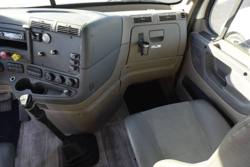 2016 Freightliner Cascadia