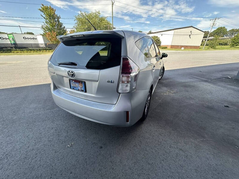 2015 Toyota Prius v Two