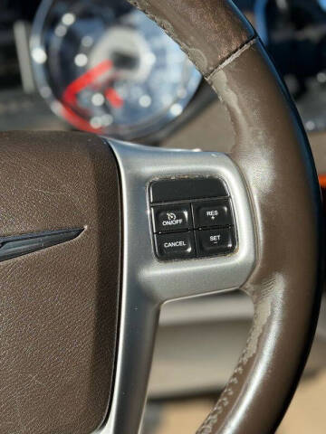 2015 Chrysler Town and Country Touring-L