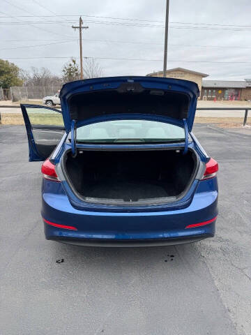 2017 Hyundai Elantra SE