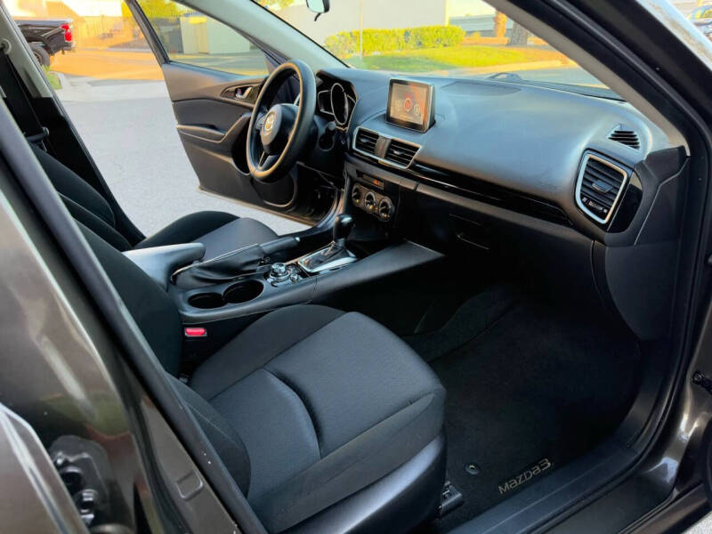 2015 Mazda MAZDA3 i Sport