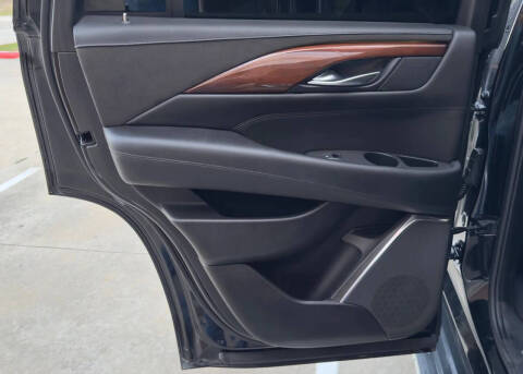 2017 Cadillac Escalade Luxury