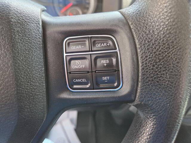 2016 RAM 1500 SLT