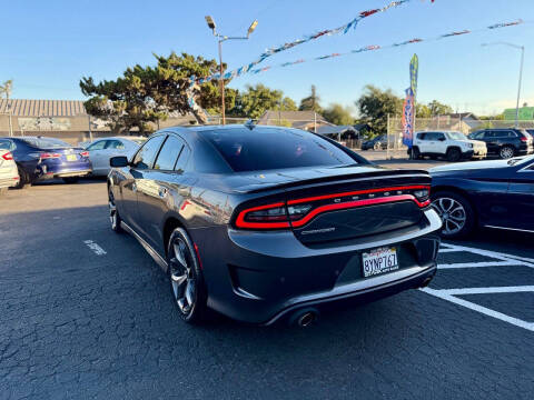 2018 Dodge Charger SXT Plus