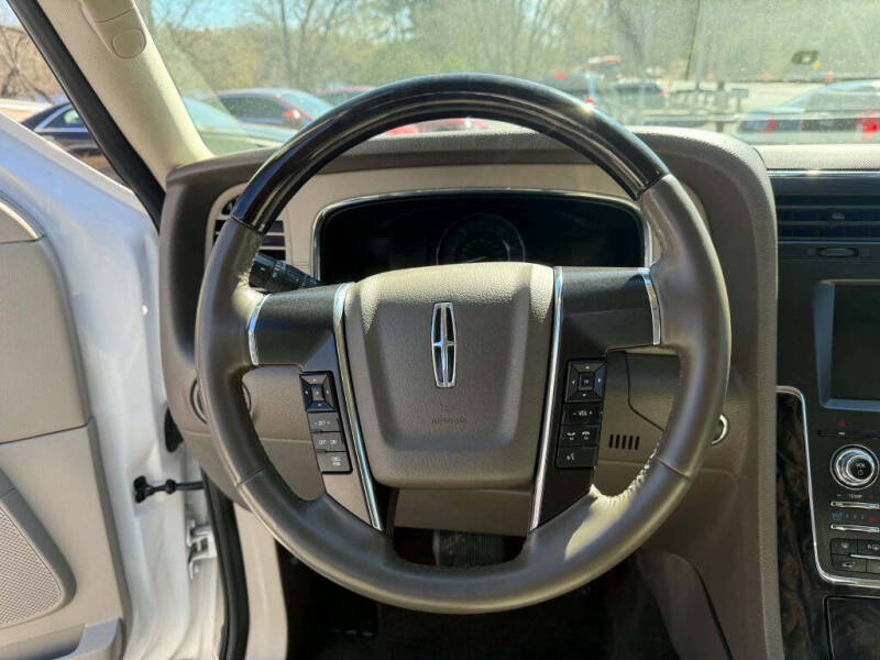 2016 Lincoln Navigator Select
