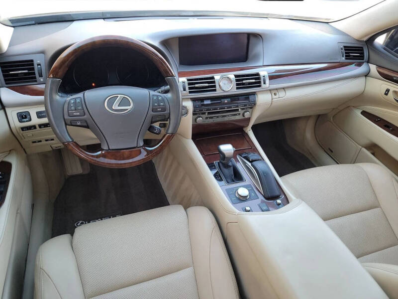 2017 Lexus LS 460