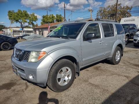 2007 Nissan Pathfinder for sale at Larry's Auto Sales Inc. in Fresno CA