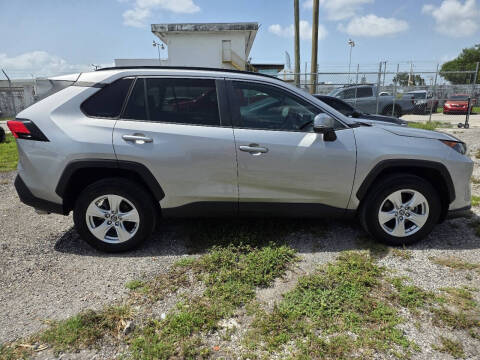 2020 Toyota RAV4 XLE