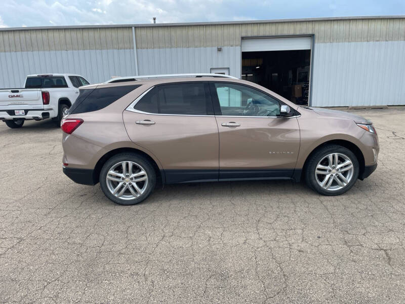 Used 2018 Chevrolet Equinox Premier with VIN 2GNAXVEV6J6214590 for sale in Maquoketa, IA