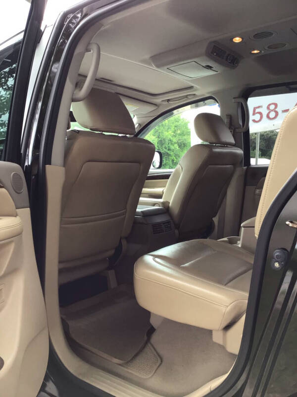 2011 Nissan Armada Platinum