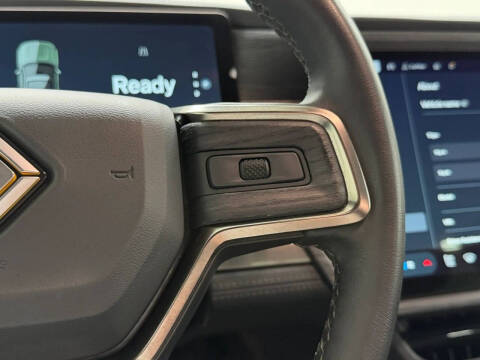 2024 Rivian R1S Adventure