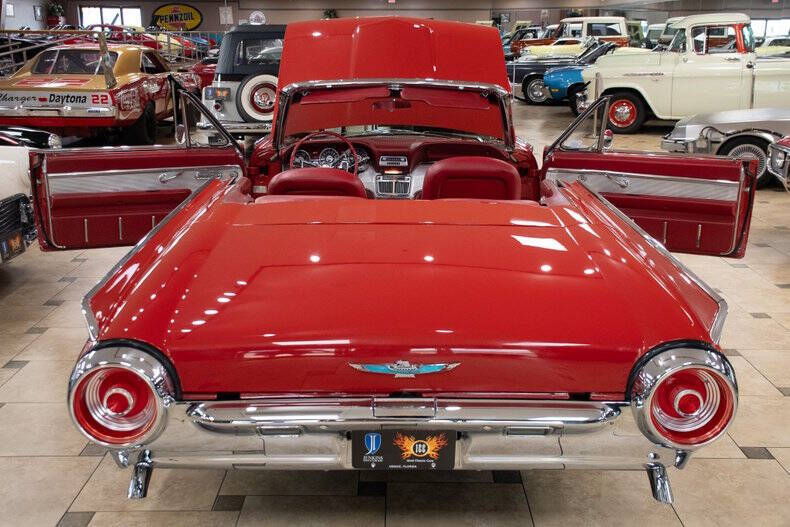 1962 Ford Thunderbird