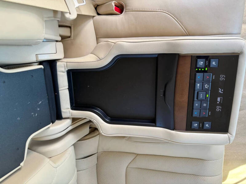 2020 Lexus LX 570 Two-Row