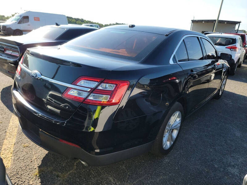 2016 Ford Taurus SE