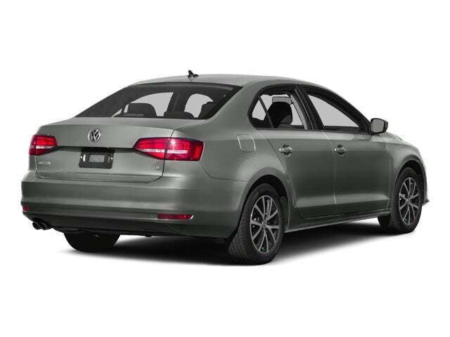 2015 Volkswagen Jetta Sport photo 2