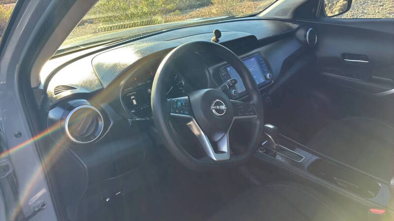 2022 Nissan Kicks SV