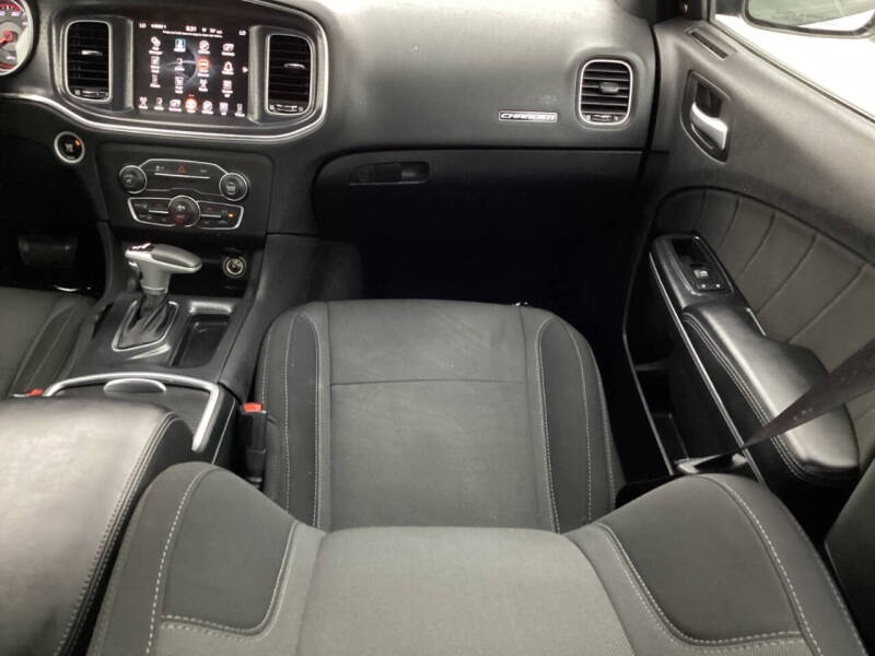 2015 Dodge Charger SXT