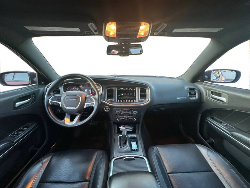 2017 Dodge Charger SXT