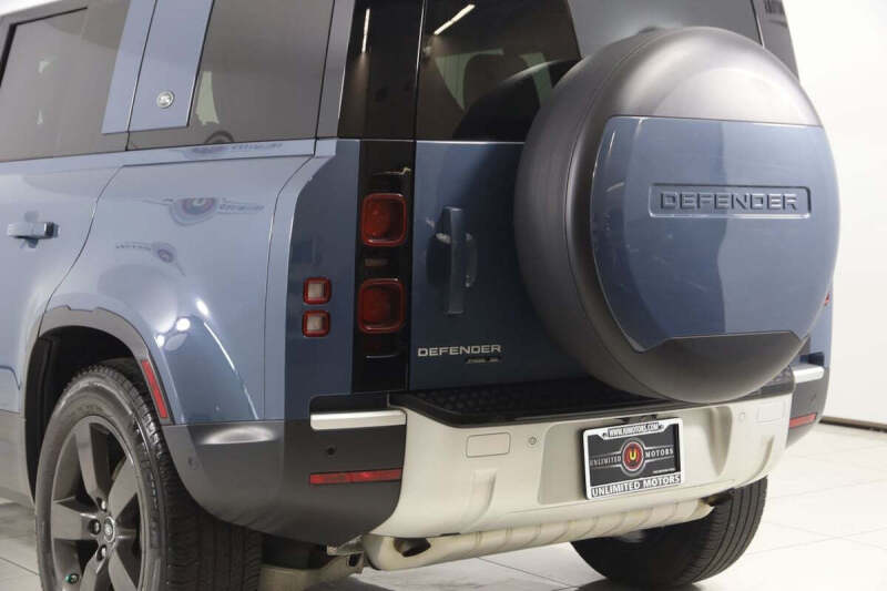 2020 Land Rover Defender 110 SE