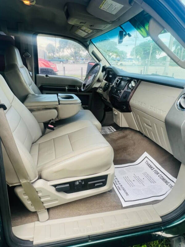 2010 Ford F-350 Super Duty Lariat's photo