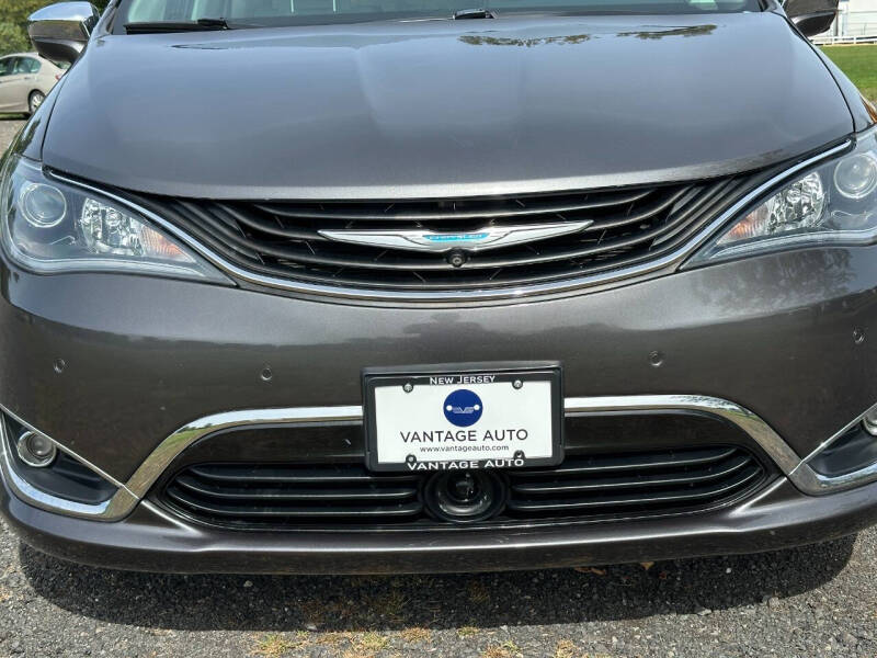 2017 Chrysler Pacifica Hybrid Platinum