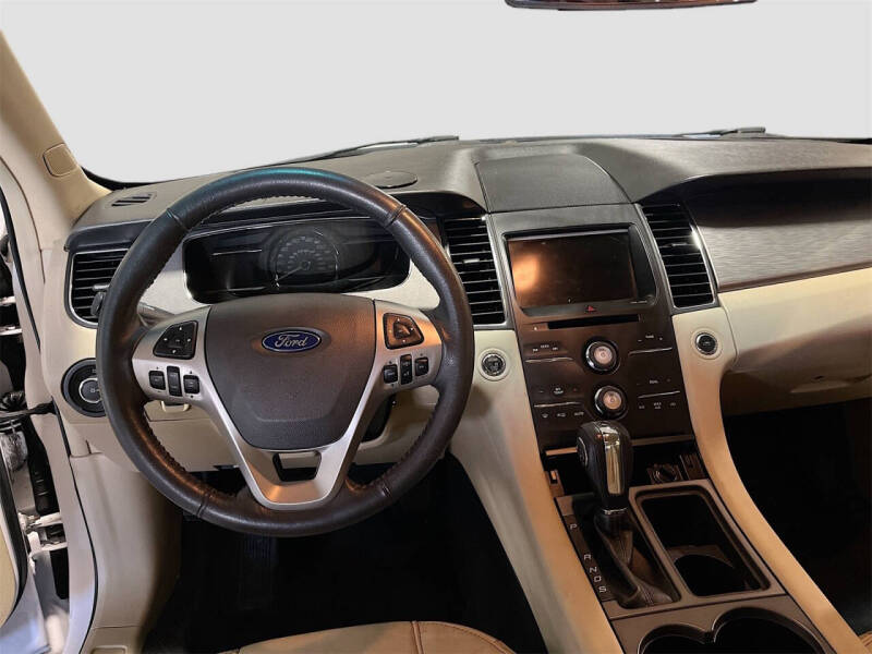 2018 Ford Taurus SEL