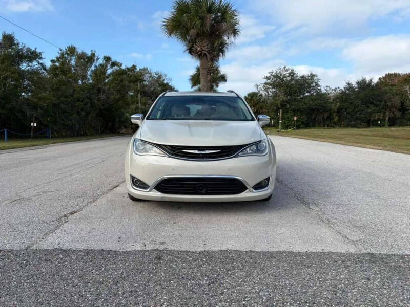 2017 Chrysler Pacifica Hybrid Platinum