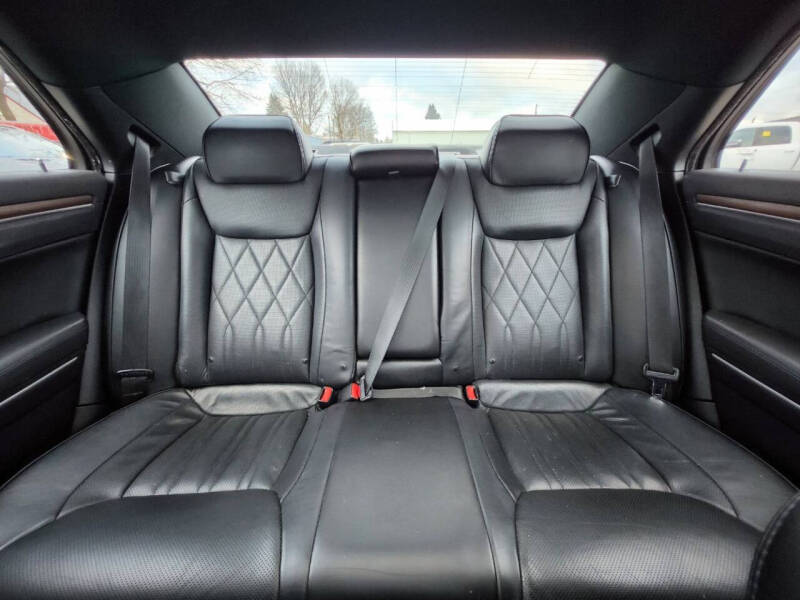 2017 Chrysler 300 C Platinum