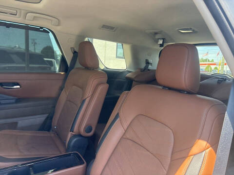 2025 Nissan Pathfinder Platinum