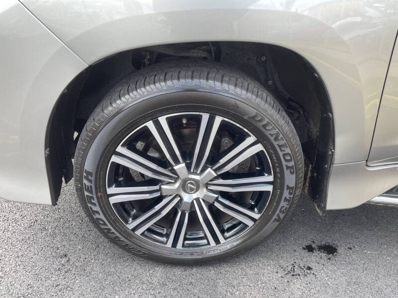 2018 Lexus LX 570 Three-Row