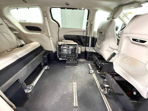 2021 Chrysler Pacifica Touring L