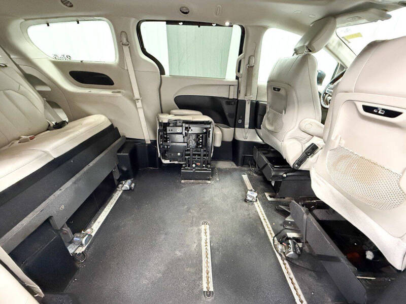 2021 Chrysler Pacifica Touring L