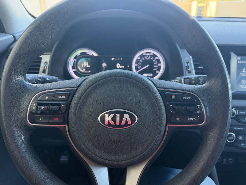 2017 Kia Niro LX