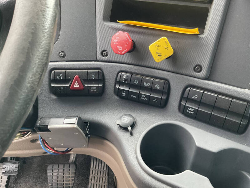 2016 Freightliner Cascadia