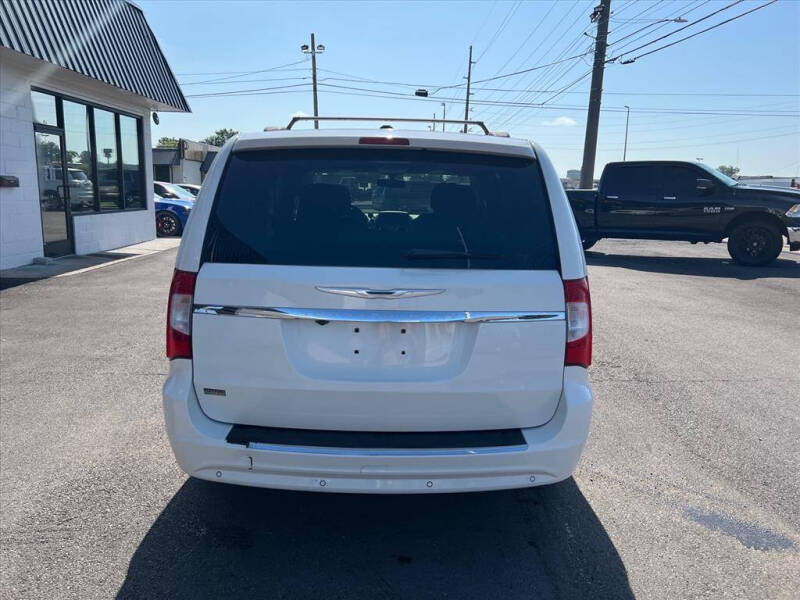 2011 Chrysler Town and Country Touring