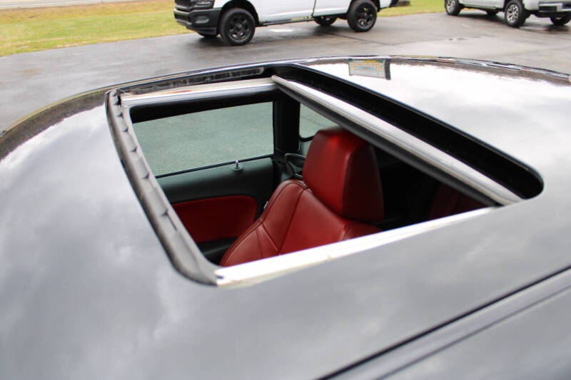 2015 Dodge Challenger SXT Plus