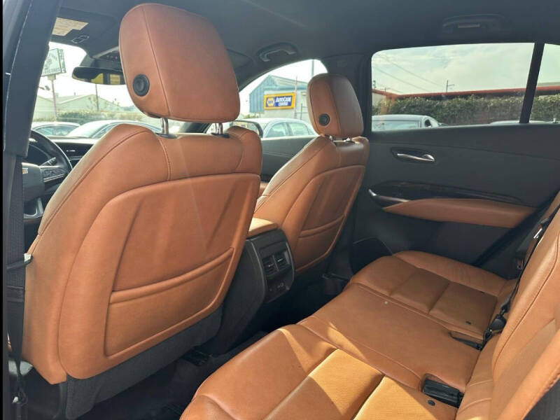 2022 Cadillac XT4 Premium Luxury