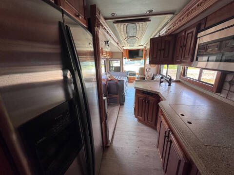 2005 Monaco Dynasty 40 Platinum II