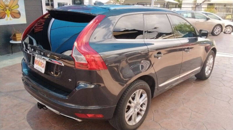 2016 Volvo XC60 T5 Drive-E Platinum